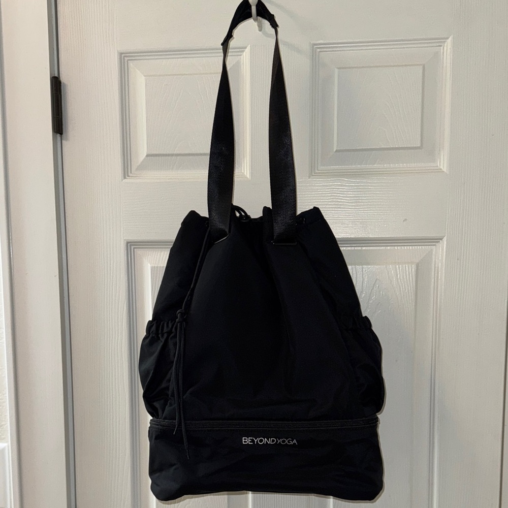 Beyond Yoga Black Convertible Drawstring Tote - Picture 1 of 10